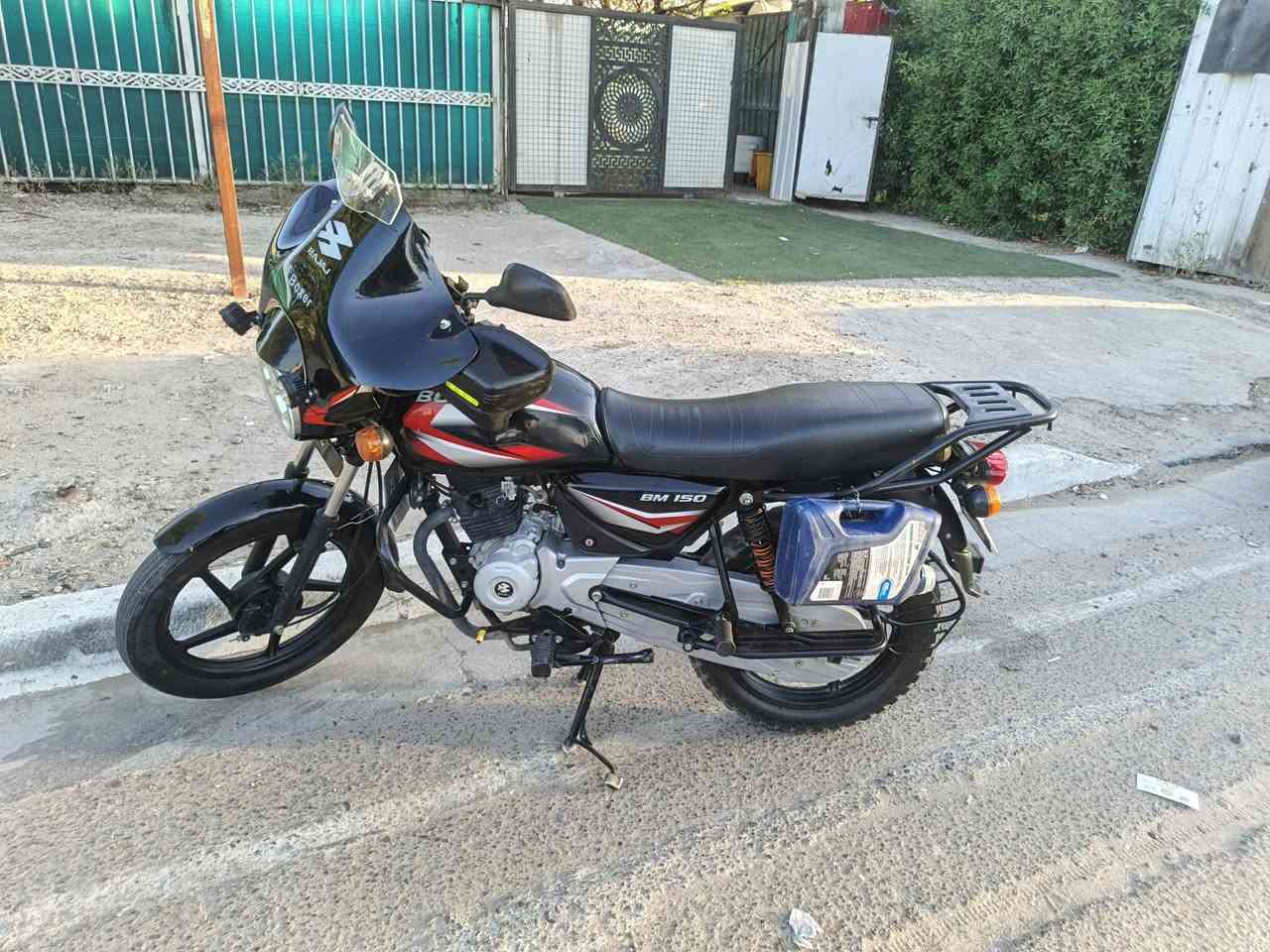 سلام عليكم بوكسر كلاسك موديل 23نزله ب 24 نضيفه مامفتوح بيه ولا برغي مكاني دوره شارع 60سعر مليونين 
ماشيه 44الف وقابل لزياده


**إذا كنت صاحب هذا الإعلان وتريد حذفه لأي سبب، رجاءا أرسل رسالة إلى الدعم الفني**