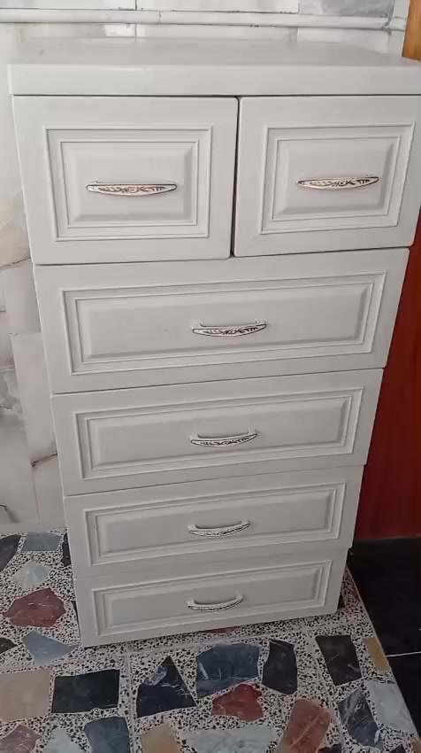 جرارات الحجم الكبير لون اوف وايت القياس والسعر موضح بالمنشورمستخدم شهرين داشيل ودابيع، ابيعة بسعر مناسب. دولاب ايضا لون بيجي


**إذا كنت صاحب هذا الإعلان وتريد حذفه لأي سبب، رجاءا أرسل رسالة إلى الدعم الفني**