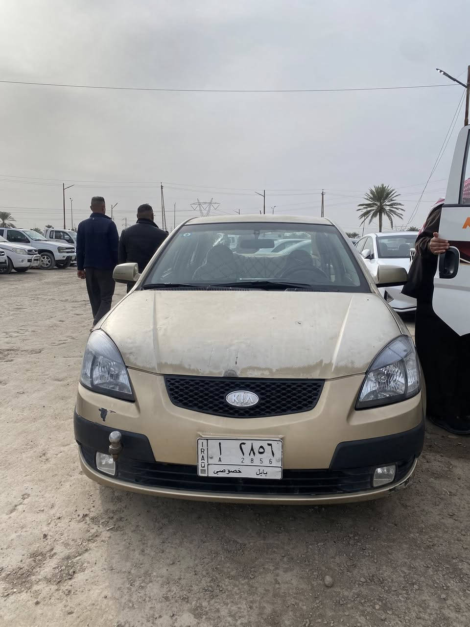 كيا ريو ٢٠٠٦ خليجي
مكفوله من الضربه والصبغ عدا الدعاميه الاماميه 
مكينه ١٦٠٠ بدلتها جديد تدفئه تبريد كله شغال كهربائيات كلها شغاله شاشه اندرويد  منظومه زنون مازادت جديده وكشافات مكاني بغداد المحموديه 
معروضه ٧٥ وبيها مجال بسيط 
الاستفسار. ***********
