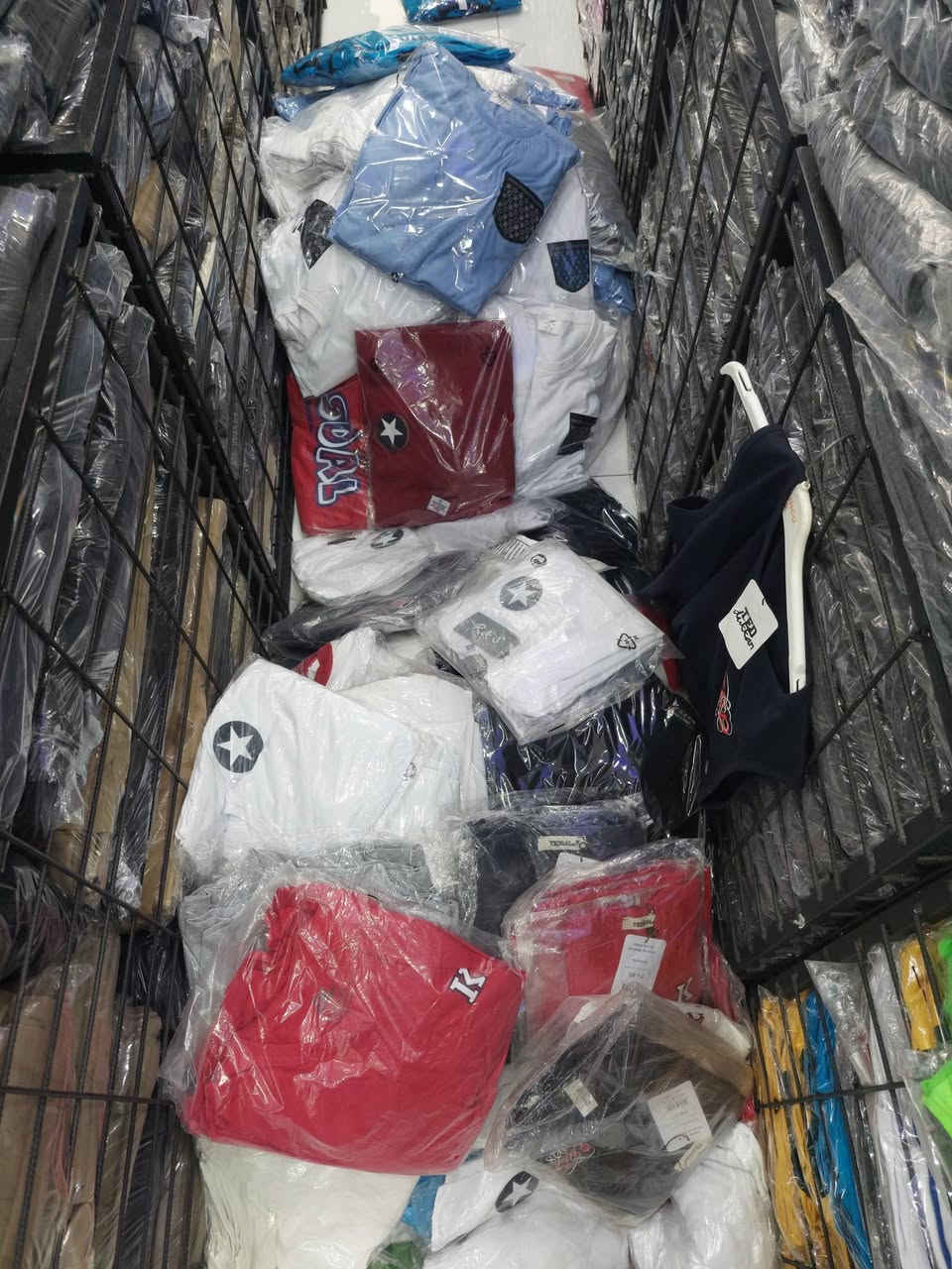 شروة 4000 قطعة محير رجالي 
السعر  : 
بيعنا بالجملة قماش قطن ليكرا 
عنوان المحل اسطنبول تركيا 
واتس أب https://wa.me/905380418108
#toptansatis #بالجملة #Mertertoptan #شروات 
#istanbul #أسطنبول #iran #إيران #russia #روسيا #iraq #عراق #algeria #جزائر #مغرب #تونس #ukraine #أوكرانيا #wholesale #turkey #تركيا #OnToм #gömlek #tşört #textiledesign #قميص #بنطال #textile #textiles #merter


**إذا كنت صاحب هذا الإعلان وتريد حذفه لأي سبب، رجاءا أرسل رسالة إلى الدعم الفني**