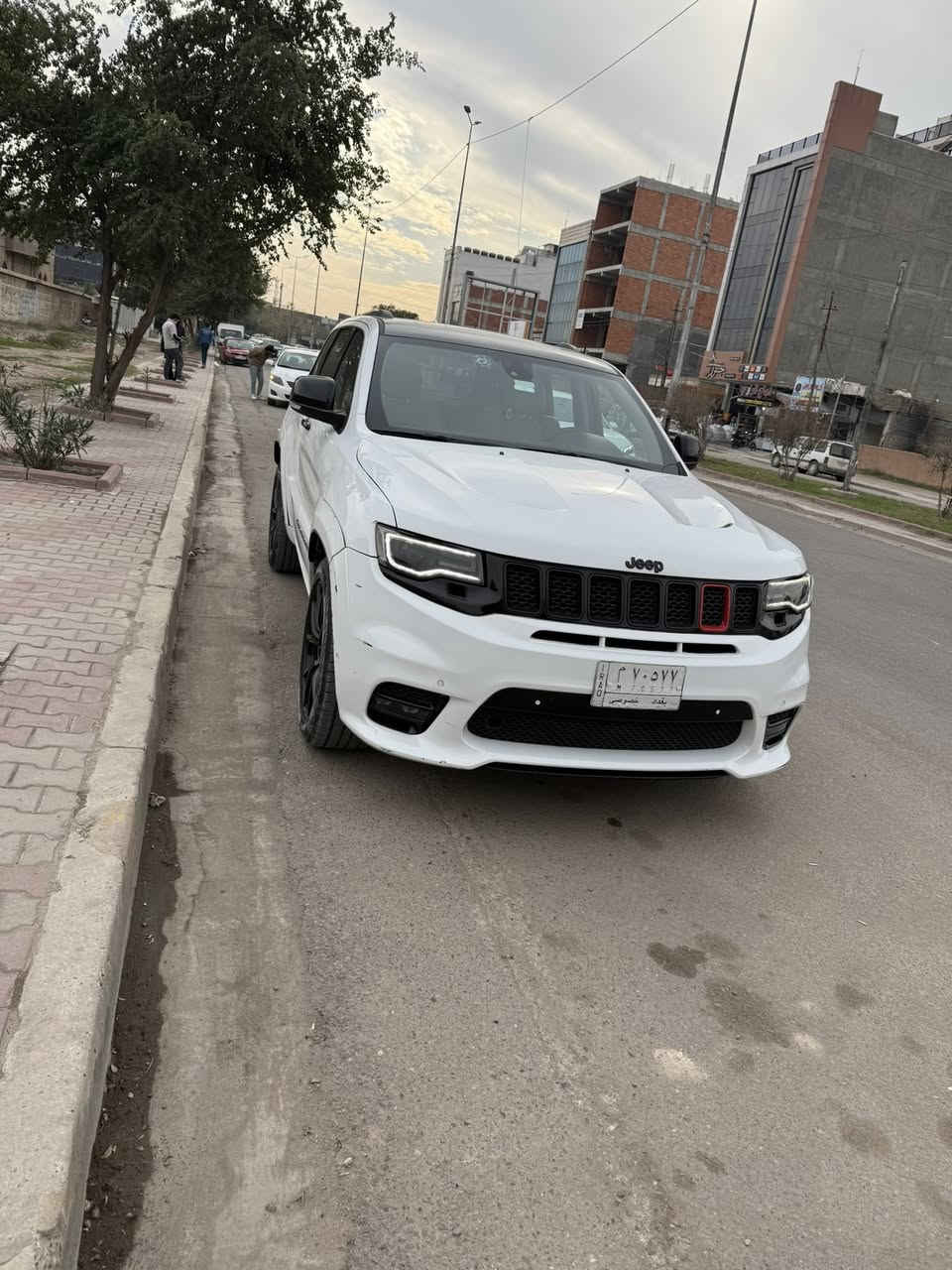 جيب كراند شيروكي فول خليجي موديل 18 ماشيه 140  السعر 240
***********
