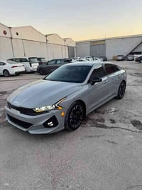 K5 جيتي لاين موديل 24 فول مواصفات عدا الفتحة داخل احمر ماشية ٢٤  السعر...