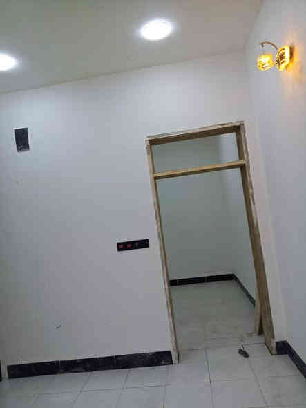 بيت 50م بناء جمهوري شغل درجه اولى وصب الفوك والجوه غرفه وصاله ومطبخ وتخاريج بوري سبلت دفن نزالات تقطير العنوان النجف شارع المطحنة سعر 24 وبي مجال ***********
