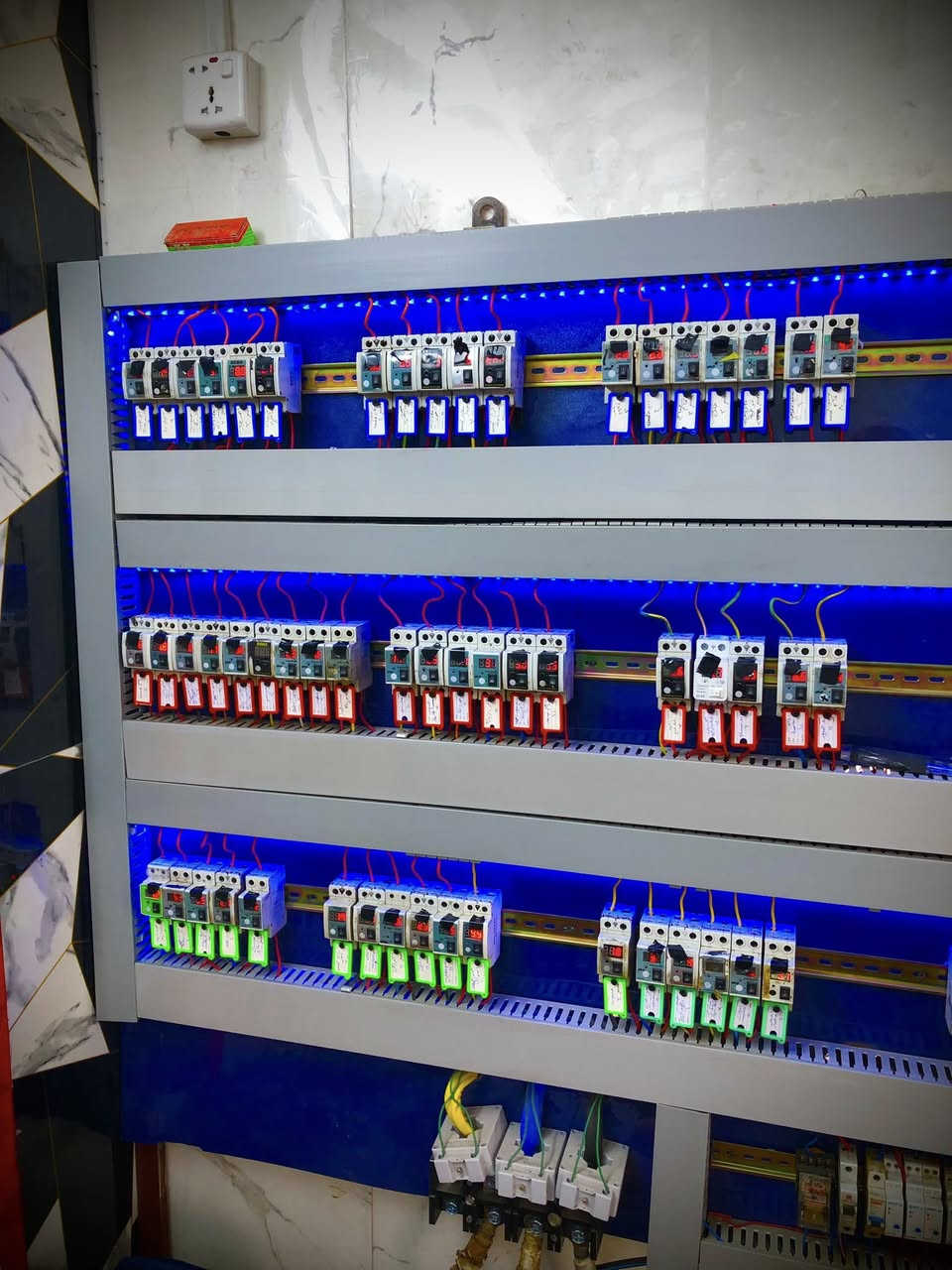 🎯 مكتب النخيل الهندسي
لجميع أعمال السيطرة واللوحات الكهربائية ⚡

✅ خدماتنا:
 • اختَر اللوحة المناسبة لموقعك، ونحن نتكفّل بالباقي.
 
 • كشف موقعي 
 • استشارات مجانية ونصائح فنية قبل التنفيذ.
 • جميع المواد أصلية من مناشئ تركية وماليزية عالية الجودة.
 • خبرة تتجاوز 25 سنة في أنظمة السيطرة ولوحات المولدات.
 • متوفر جميع أنواع اللوحات وبأسعار تناسب ميزانيتك.
 

📞 للاستفسار والطلب:
***********

⚙️ مكتب النخيل الهندسي… خبرة تضمن لك الجودة والاعتمادية في كل تفصيلة كهربائية.
