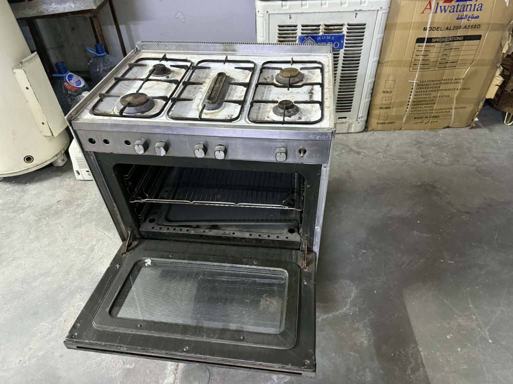 طباخ و هو فرن 
نضافتو كدام العين 
مكاني الدركزلية 
للأستفسار 
*********** موصل, نينوى
