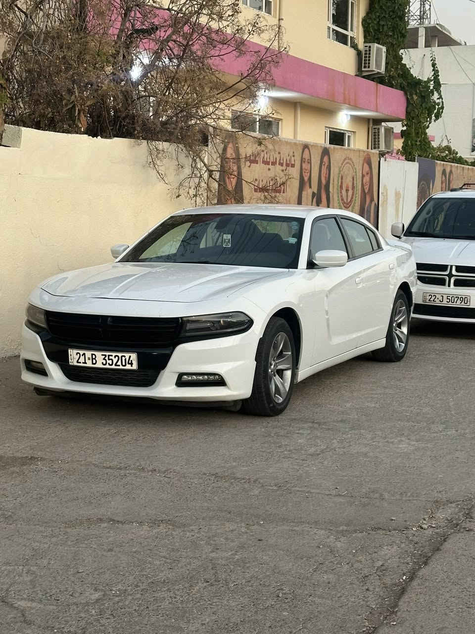 سلام عليكم جميعا جارجر موديل 19 خليجي شمالي بيها ربع جاملخ صبغ بدون فتح السياره كبس ولا برغي مفتوح استخدام شخصي مراوس مع بيكم شمالي اتوماتيك بيها قطعة وقطعتين مكاني كركوك للاتصال*********** واتساب
