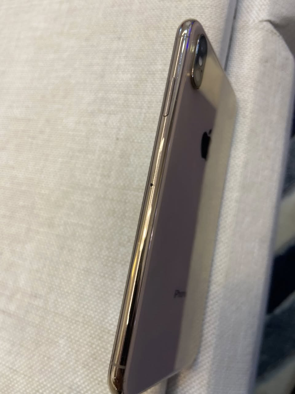 للبيع فقط آيفون   /iPhone Xs Max
ذاكرة 256

بطاريه 78
مبدل فقط شاشه 
فيس إيدي شغال 
جهاز نضيف حيل 
رايده 200  وبي مجال قليل


**إذا كنت صاحب هذا الإعلان وتريد حذفه لأي سبب، رجاءا أرسل رسالة إلى الدعم الفني**