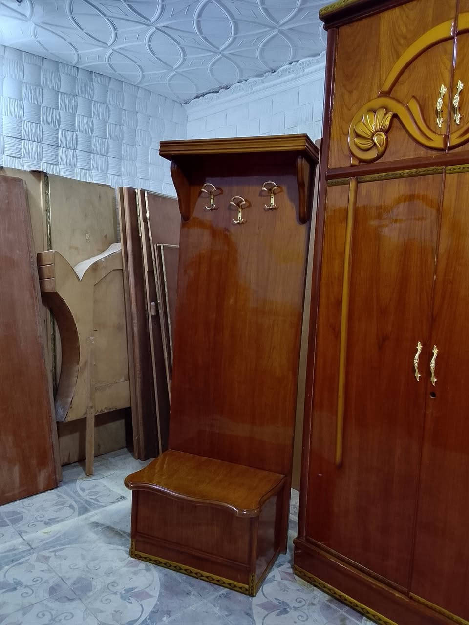 يالله
غرفة نوم 6باب ملحق 
صاج تسكام  داخل 4 ملم
خارج 5ملم
ضهر جرجوبة براغي  
جرباية 
كومديات منفصله 
غرفه اخت الجديده   واحلة م̷ـــِْن الصور
السعر  800
مع الشد والتوصيل حلة وكربلاء  
***********
***********وتساب
ملاحضة الغرفه احلة م̷ـــِْن الصور
