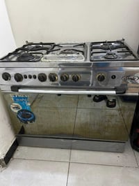 للبيع طباخ حجم كبير نظيف٠٧٧٦١٧٤٧٥٠٩