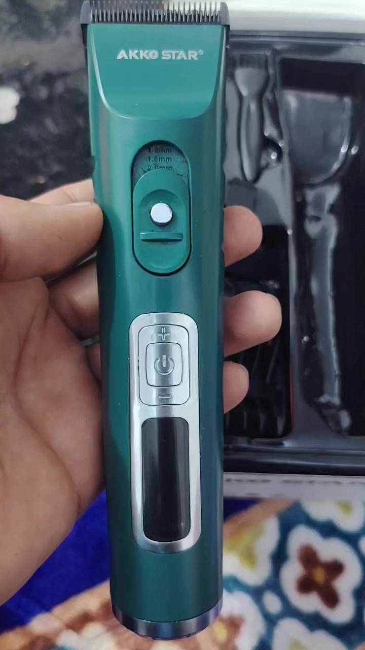 مكينه حلاقة تدريج درجه اولى اخت الجديده مستخدمه اقل من الشهر
سعرها ٤٠ واريدها ب٢٥ قفل وعندي توصيل تجيك المكينه وتفحص يله تنطي فلوس
*********** واتساب
