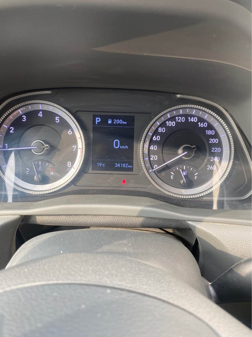 سلام عليكم 
سوناتا خليجي
موديل 23
[ بصمه تشغيل +بصمه ابواب +تشغيل عن بعد  ]
خمس انضمة قياده 
سايد بريك بصمه 
[كشن  - كهرباء -تدفئة]
شاشه  كبيره 
رادار( امامي_ خلفي _جانبي )
تحديد مسار 
رقمها بغداد
مكاني بابل حله
*********** حلة, بابل
