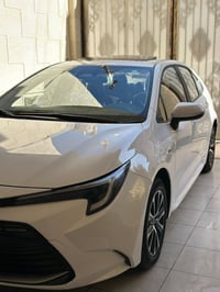 كورلا هايبرد ( 2025 ) شكل الامريكي  محرك 1800 زيرو ماشية 5000 كم فقط م...