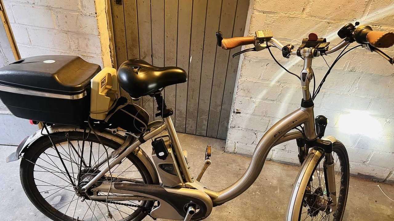 للبيع دراجتين حجم 26  السعر 600$ معه  الشحن للعراق باقي التفاصيل بل فيديو


**إذا كنت صاحب هذا الإعلان وتريد حذفه لأي سبب، رجاءا أرسل رسالة إلى الدعم الفني**