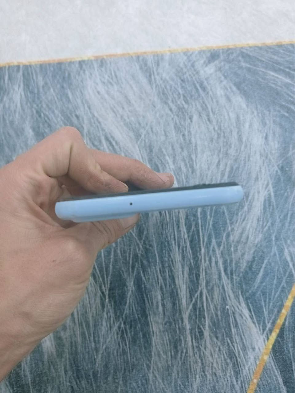 السلام عليكم جهاز A23 جهاز نضيف كلشي شغال بيه عده الكامره 0.5 موصافيه جهاز ما مبدل بيه اي شي صوته كلش عالي واضح جهاز ما بي اي نقص السعر 100 وبي مجال ***********
