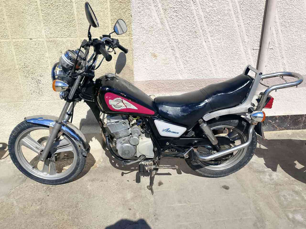 سلام عليكم شباب الماطورات للبيع دايلم الطويل 550 وبي مجال والابتر600وبي مجال 
الاستفسار 
***********
***********
