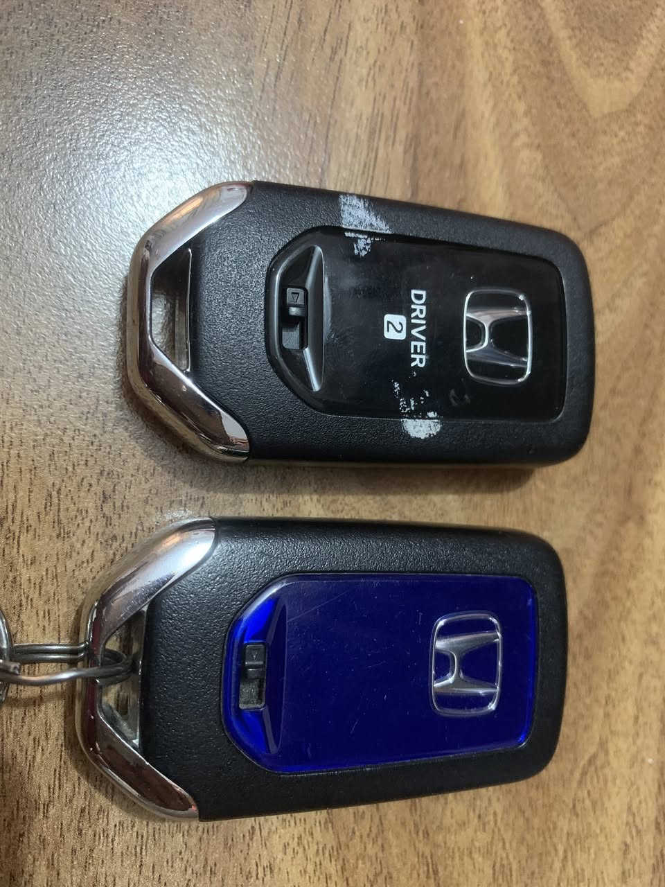 كلين 👈 ياباني
بدون صبغ وتبديل ودواخل فقط بارد بخشم البنيد بلادية 
هوندا انسايت هايبرد  2022‪    ياباني‬
رقم بغداد ماشية 25 الف كيلوا 
وارد امريكي
بصمات عدد   ٢   

المواصفات  :
• مكينه 150‪0 cc هايبرد سبورت رياضي  ‬
• كير اوتوماتيك لمس
• بطارية ليثيوم
• سبورت 
• شاشة كبيرة
• كاميرا خلفية
• حساسات خلفية 
• حساسات امامية 
• كراسي لون ابيض 
• رادار امامي
• مانع تصادم
• محدد مسار
• تصحيح مسار
• كاميرا امامية
• شفتات استيرن
• مثبت سرعة
• مانع انزلاق
• استيرن متحرك
• تحكم فول
• بصمة تشغيل عن بعد 
• بصمة أبواب
• دخول ذكي
• إنارة ترحيبية
• مري كهرباء
• حساسات تجاوز BSM
• نقطة عمياء 
• حساسات تجاوز عدد 2
• شاحن وايرلس 
• حساس امامي وخلفي
• شاشة اعطال
• هندبريك كهرباء
• زجاج كهرباء
• عداد ديجيتال
• اضوية امامية تورنج LED
• اضوية خلفية LED
• كشافات LED
• حساسات اضاءة
• إنارة امامية تلقائية Auto
• حساسات ضغط هواء الإطارات
• نظام ECO + TRIP
• نظام GPS + خرائط
• نافيجيشن
• 3 أنظمة قيادة (eco, ev, sport)
• مري تعتيم
• ركايات وسط
• بلوتوث
• مدخل USB + AUX
. اطارات جديده مشلن اصلي
السعر 140  $  
***********
