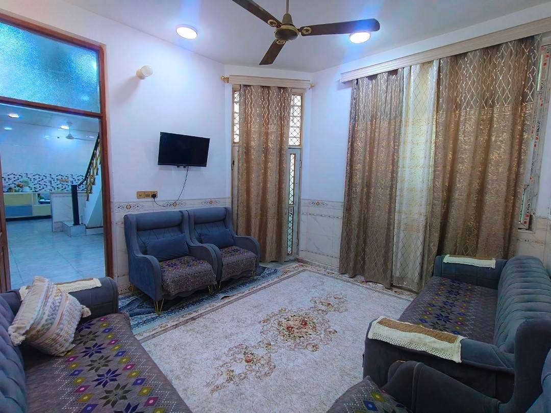 مشتمل للبيع المساحه 125م سند 25
بناء حديث 
غرفتين نوم استقبال وهول ومطبخ ومجمع صحيات
الورديه -شارع المشجر قرب الملعب ثاني بيت عن التبليط الفرعي للاستفسار الاتصال على الرقم  ***********
