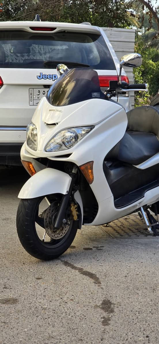 سلام عليكم شباب 👋🏻
بسم الله ماشاء الله رمضان كريم عليكم 
فورزه( 0.8 ) abs /للبيع لون ابيض دراجه 6كير 3تحويلات 
كير ومكينه كفاله دراجه تخبل ونصبتها بعد احلا 
دبل بصمه تجي بيها بصمات اثنين 🈲️
بيها سكيورتي(جهاز إنذار ) و Abs (مانع انزلاق) 
هيرترات(تدفئه بل يدات ) استان نيكل دبلات نيكل  خلفيه نوعيه 
 ياباني(Kitaco )جايه مناك مزوده 
صالصنه رياضي صوت كلش حلو نوعيه (yoshimure) 
رايدها (1300) يعني مليون و٣٠٠ / وبيها مجال جدا بسيط 
مكان الدرجه بغداد الكريعات سبع ابكار او قرب جامع النداء 
متواجد ع خاص وهذا رقم تلفوني *********** ✨️👋🏻
