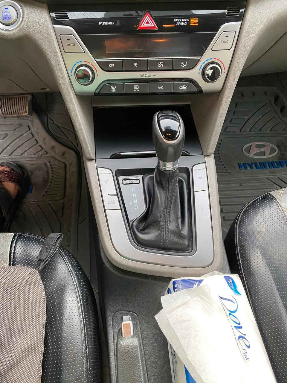 سيارة النترا للبيع 2017  محرك 2000 دوش وارد امريكي رقم سليمانية باسمي سنوية لحد 29 بدون ايرباك بدون حادث حادثها سرقة باب السايق والجاملغ ماشية 109 الف ميل
لون سلفر مكينة وكير خير من الله
شاشة كبيرة
كامرة دوارة
شاشة اعطال
بصمة تشغيل وبصمة ابواب
تدفئة كشنات
رادار جانبي ( نظام النقطة العمياء)
حساس اطارات
نظام ايكو وسبورت وعادي
تبريد بيانو منفصل
تحكم استيرن جهتين
مانع انزلاق
مثبت سرعة
السعر 127 $ بيها مجال
صور امريكا مرفقة مع الصور 
للاستفسار الاتصال على الارقام
***********
***********
