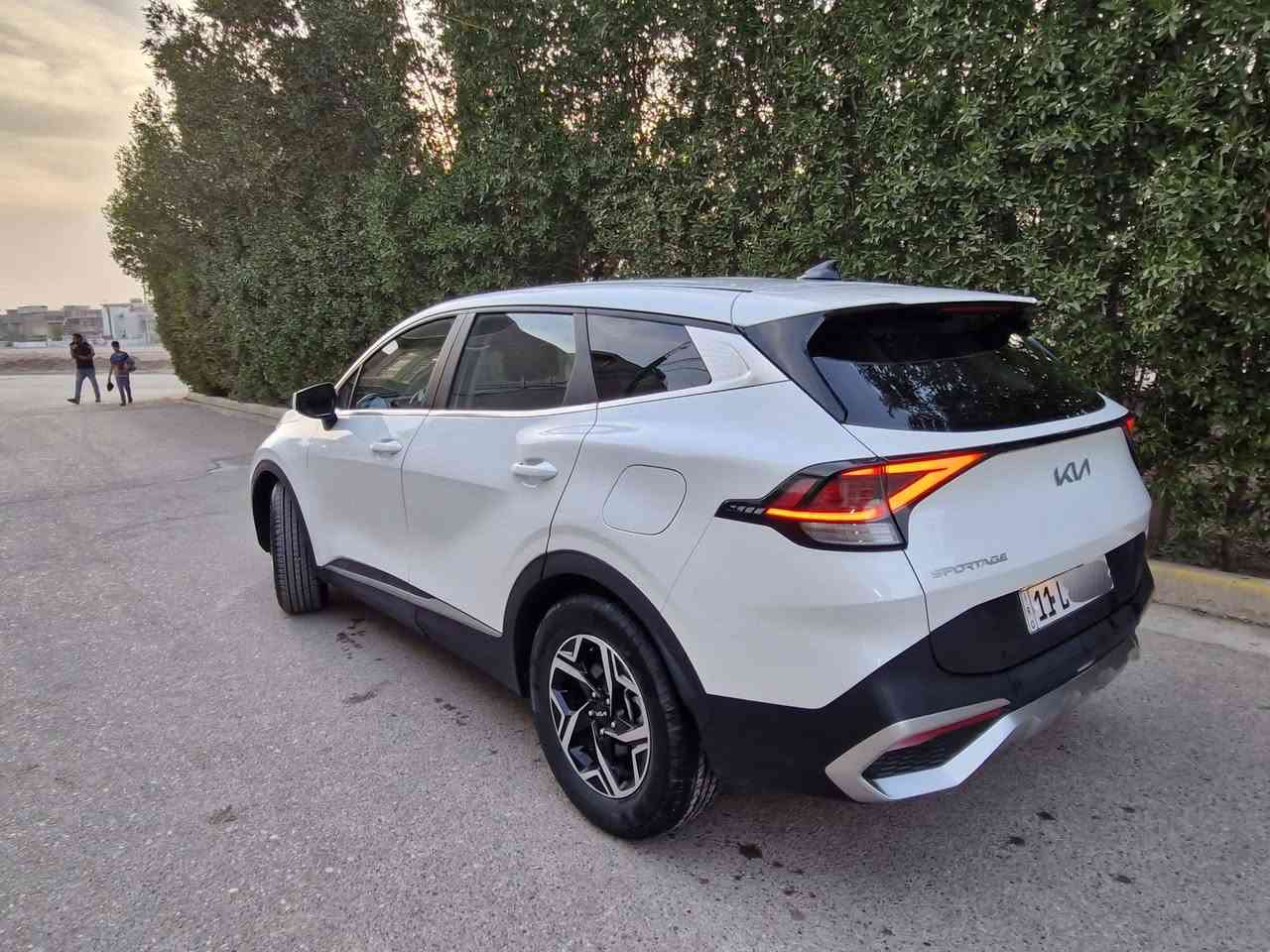 من رخصة الادمن مكاني للبيع او مراوس بغداد الشعب حي الضباط كيا سبورتج 2023  (L)رقم بغداد بسمي الدولي الجديد محرك 2500 المرغوب  استخدام شخصي جاهزة من كل النواحي نص فول سيارة جديدة وخير من الله حادث طخة بسيطة بلباب الخلفي والباب السايق موضح بصور بشرط الفحص شاصي لغد ارباك سليمات الاستفسار ***********
