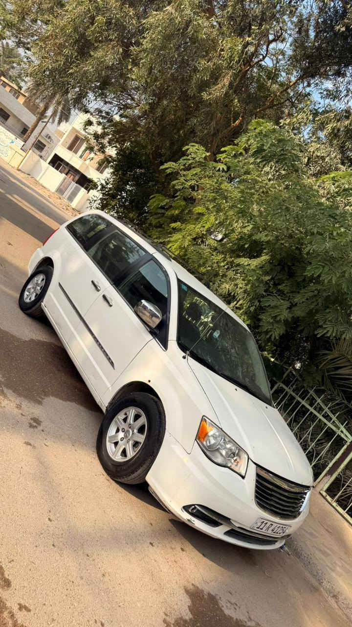 للبيع كرايسلر تاون كانتري
2012 وارد أمريكي حادث جاملغ ايمن وباب شواصي لغود كفالة ايرباك ستيرن ودشبول السيارة قطعتين صبغ فقط فول مواصفات بيبان كهرباء جنطة كهرباء شاشه كامرة خلفيه كشنات جلد تشغيل عن بعد شاشات بالسقف شاشة اعطال كشن السايق كهرباء تبريد بيانو كشنات بلع مكينه كير تبريد صدر خير من الله رقم بغداد الدولي بسمي هزة جديدة 
السعر 130 وبيها مجال 
مكان السيارة بغداد الامين الثانيه 
للاستفسار 
‏‪0770 884 5139‬‏
‏‪0772 671 8570‬‏
