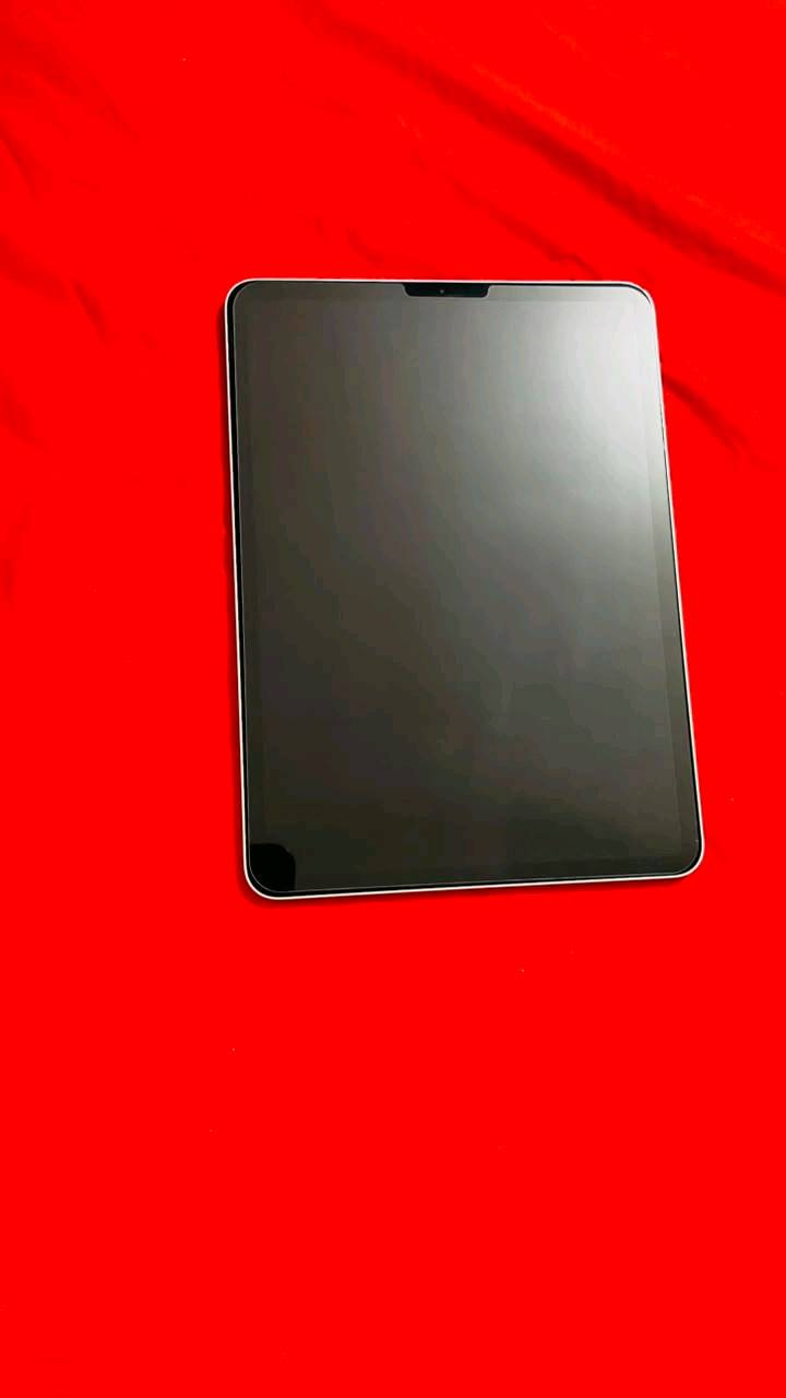 iPad Pro
- ذاكرة 256GB
- صحة البطارية 90%
- يشغل ببجي 120 فريم وباقي الألعاب بدون مشاكل
- نظافة الجهاز 95%
- الجهاز فقط بدون شاحن أو ملحقات
الجهاز استخدام شخصي ونظيف جدا وما بي أي مشاكل مجرد ثلمه بسيطه جدا جدا بالشاصي 
 حجم الشاشه 11 انج السعر ٦٥٠ الف يجي بس لجهاز بدون ملحقات لا يوجد توصيل للتواصل ***********