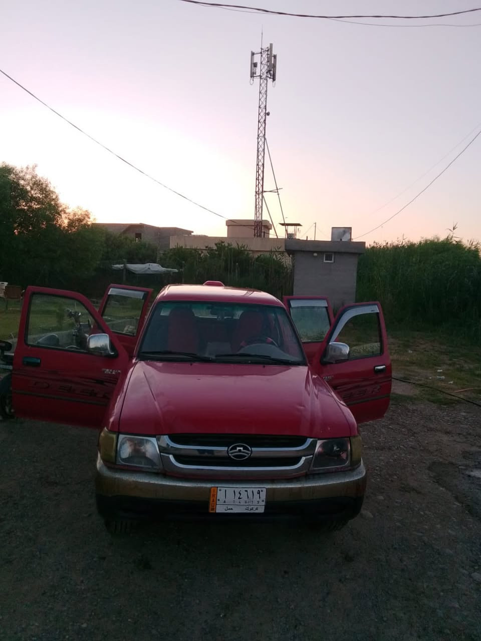 للبيع سوبر دير موديل ٢٠١٣ رقم كركوك كير ومحرك شرط تبريد شغال سياره جاهزه مابيها نقص سعر ٧٠ مكان السياره العلم ***********
