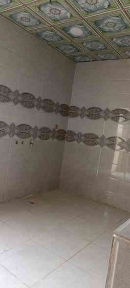 🏡 بيت 125 متر ب 34 مليون فقط 🤑🤑

البيت مرقم من البلدية + إقرار محكمة 

🏗️ البناء: بلوك | الأساس والسقف: كونكريت

🔹 مواصفات البيت:
✅ غرفة نوم 🛏️
✅ صالة 🛋️
✅ صحيات داخل وخارج  🚽
✅ مطبخ 🍽️
✅أستقبال 

🔹 الخدمات المتوفرة:
💧 ماء | ⚡ كهرباء | 🚗 شوارع مبلطة | 🏫 مدارس قريبة

📍 الموقع: النجف – مقابل  قرية الغدير عمود 276
📜 الملكية: طابو زراعي (إقرار محكمة)

📞 للتواصل:
أتصال+  واتساب
***********
