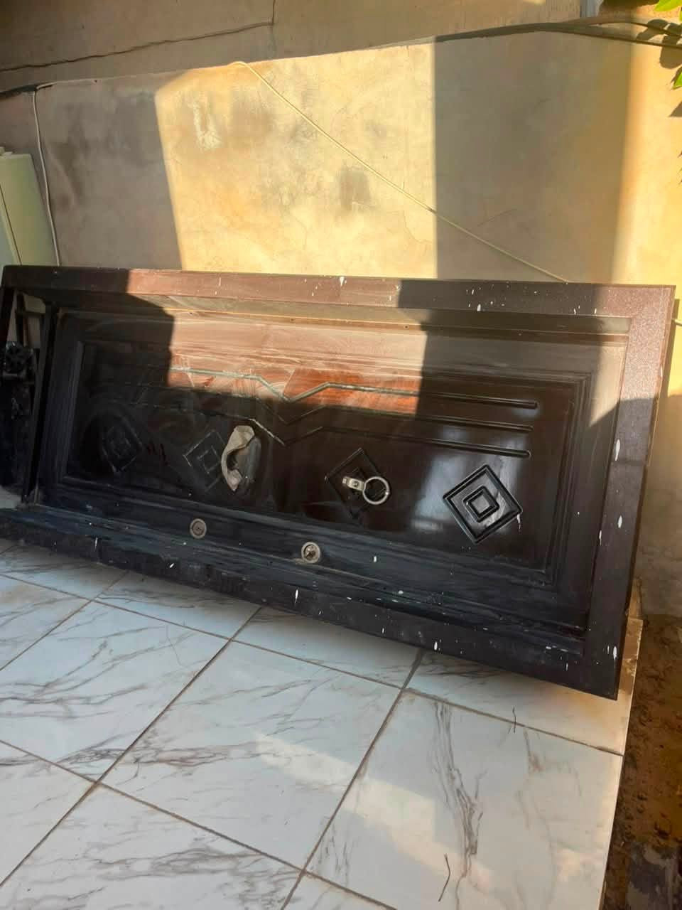 اخوان باب قاصه ثقيل جداً 
للبيع غير مستخدم البيع بسبب كبر الباب السعر معقول 
اني مكلف بالنشر اتصل على رقم صاحب لباب 

***********
