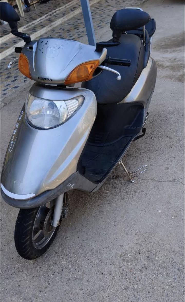 سلام عليكم
دراجة سبيسي ياباني نظيفة كهربائيات شغالة هندر سلف اشاير شلعة ومعدل يخبل ومكينة خير من الله 
مجفتة مرة وحدة
 
رقم :*********** بي واتساب 
السعر خاص
