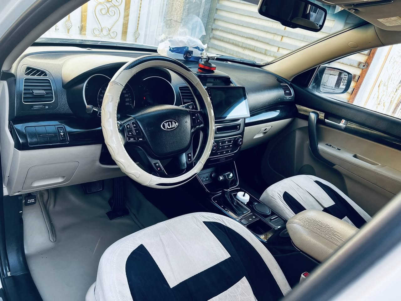 السلام عليكم سورنتو 2013شكل 15خليجي رقم سليمانية بأسمي الدولي الجديد محرك 2400دوش 7راكب 3قطع تبريد بك لايت لد حساسات امامي خلفي مري شفط تبريد بيانو 3انظمة قيادة اناره ترحيب داخليه ماشية 128الف مكفولة كفالة عامة من الصبغ والتبديل والضرر محرك كير حداديه كفالة عامة مكانها بغداد السعر 153وبيها مجال قليل للاستفسار ***********
