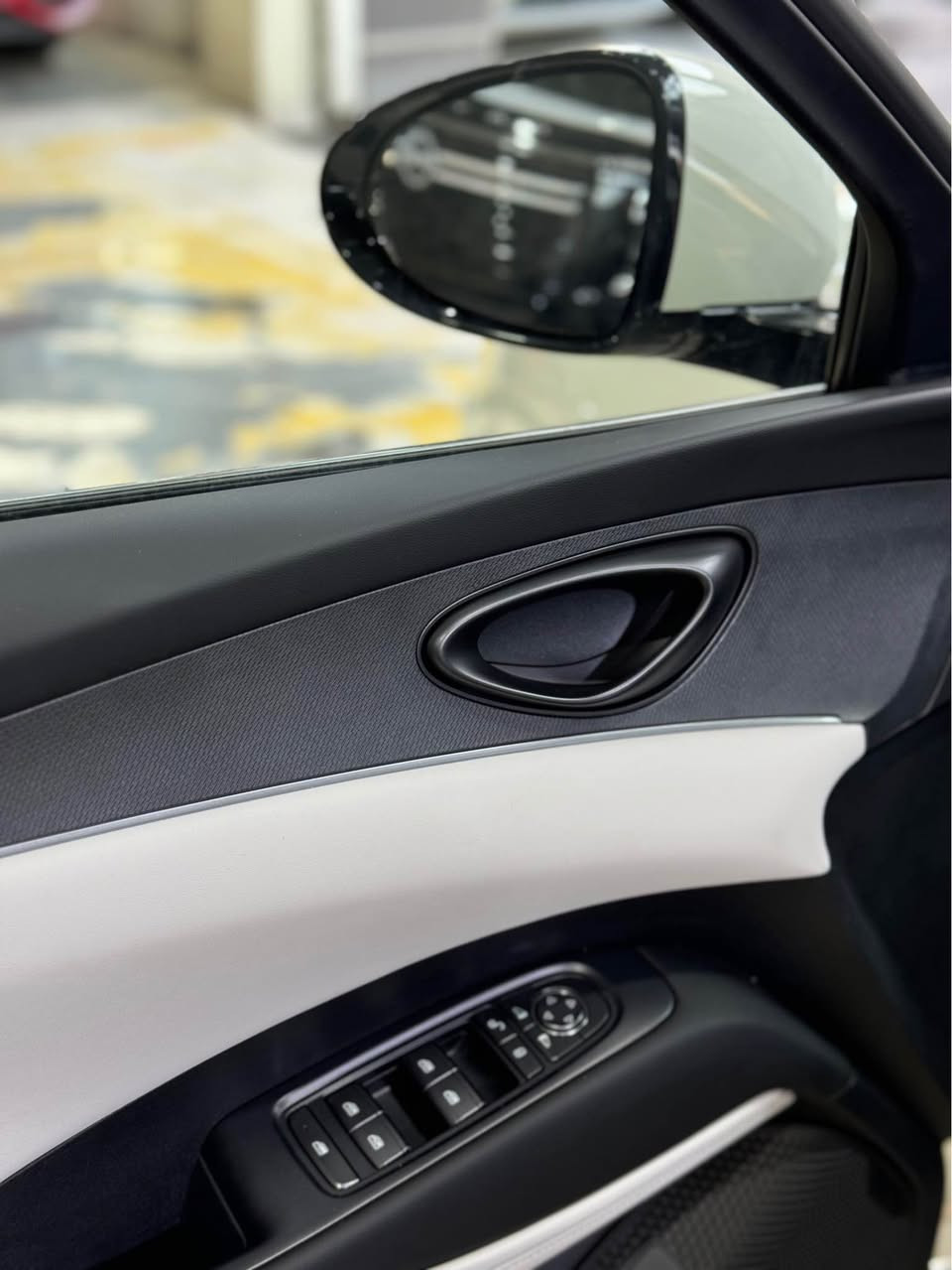 Byd سيل 6 
مرقم 
ماشيه الف كم فقط 
2025 
بصمه تشغيل 
مقاعد جلد 
مقعد كهرباء 
تفويلة البنزين 2100 كم 
4 كامرات 
حساس امامي خلفي 
مقاعد رياضيه 
لايت بك لايت لد 
رادار 
تحديد مسار كروس مثبت سرعه 
ويل 17 
*********** 
*********** بغداد, العراق
