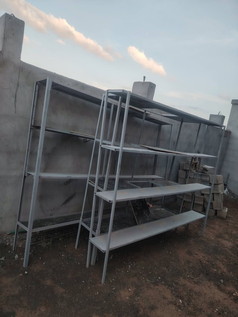 رفوف للبيع ***********
