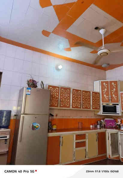 بيع مستعجل تم تنزيل السعر...بيت في كربلاء حي المجتبى مساحة 200م طابقين على ساحة 5 غرف نوم مع جميع الملحقات طابو صرف الحي راقي كافة الخدمات متوفرة السعر 300 مع المجال للاستفسار ***********/***********
