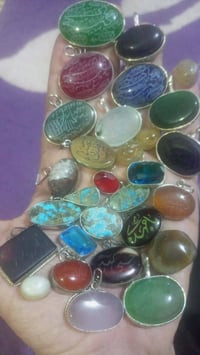 احجار كريمة • ٣٠ قطعة • ياقوت