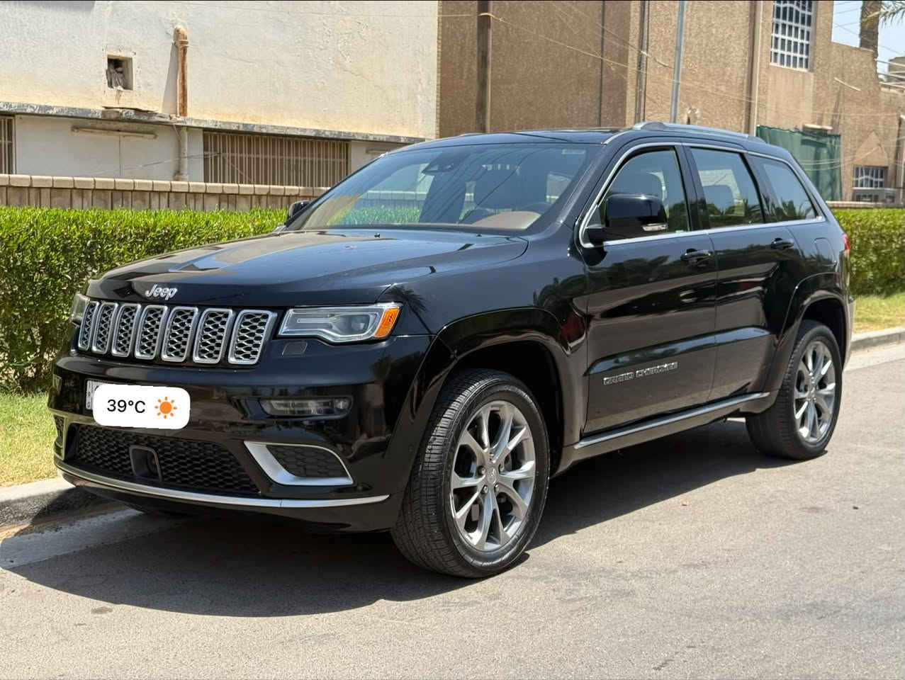 السلام عليكم
جيب سومت موديل 2021 رقم بغداد بأسمي 

ماشيه 75000 km

وارد امريكي حادثها بسيط بدون ايرباك وصور الحادث والسونار مرفقة بالمنشور

المواصفات :

١-مري شفط

٢-جكات

٣-سستم صوت هارمن كاردن

٤-اوتو بارك

٥-بانوراما

٦-رادار امامي وخلفي

٧-تحديد مسار

٨-نظام اطفاء السياره مع البريك

٩-مري قلاب

١٠-كشنات تدفئه تبريد والخلفيه تدفئه

١١-تدفئه ستيرن

١٢-نظام تتبع السياره 

١٣-سقف كنتاره

السيارة كاملة مابيها اي مصرف 

مكان السياره المنصور او حي الجامعة 

سعر السيارة 25,500$ وبيها مجال بسيط

***********
