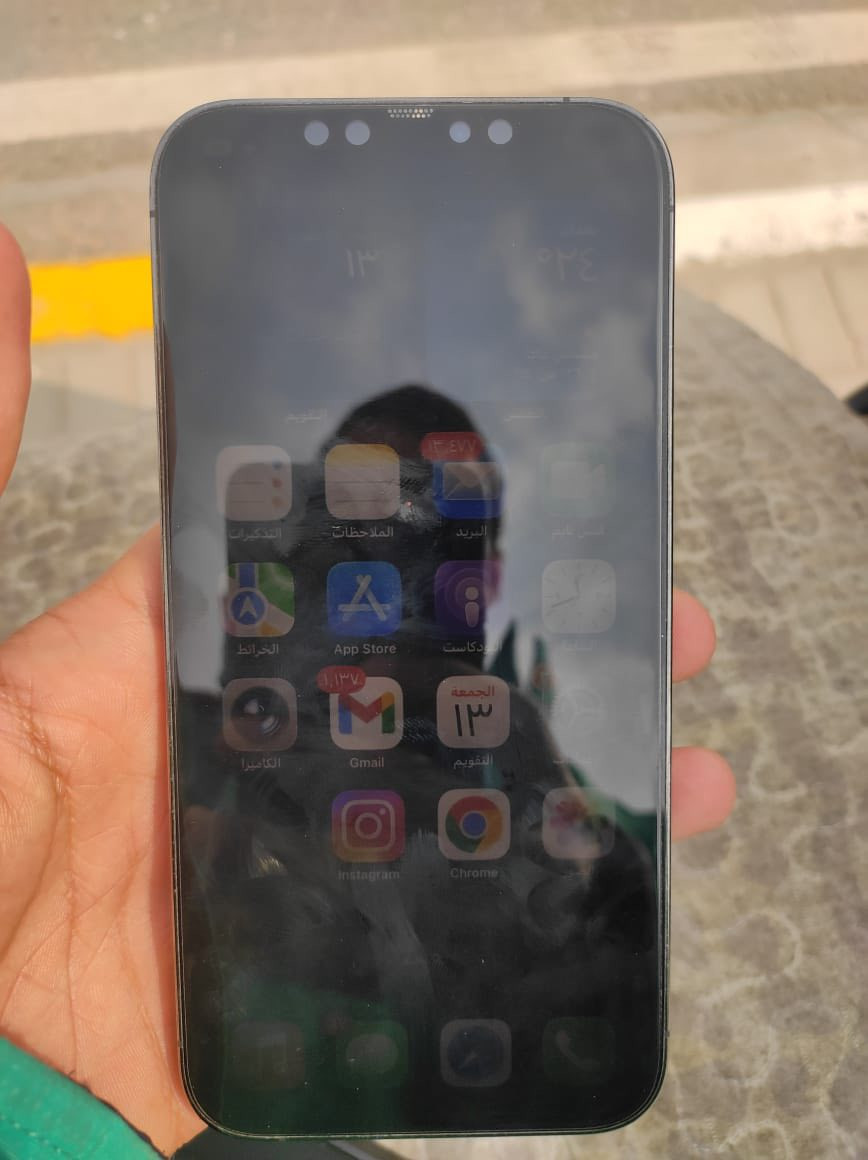 ايفون 12 برو ماكس 
نضيف كلش كلش 
بطاريه 85 ما مبدله ولا معلايه ولا شي 
جهاز بعده عل بلاد 
ذاكره 256
جهاز نضيف ومال بيت 
مكاني بصره تنومه قضاء شط العرب 
يوجد توصيل بغداد فقط 
"مكلف بالنشر" غير متوفر ماسنجر فقط واتساب 
*********** رقم صاحب المباي 
سعره 550 الف دينار عراقي 
او مراوس بمبايل الترا 23 او 22
