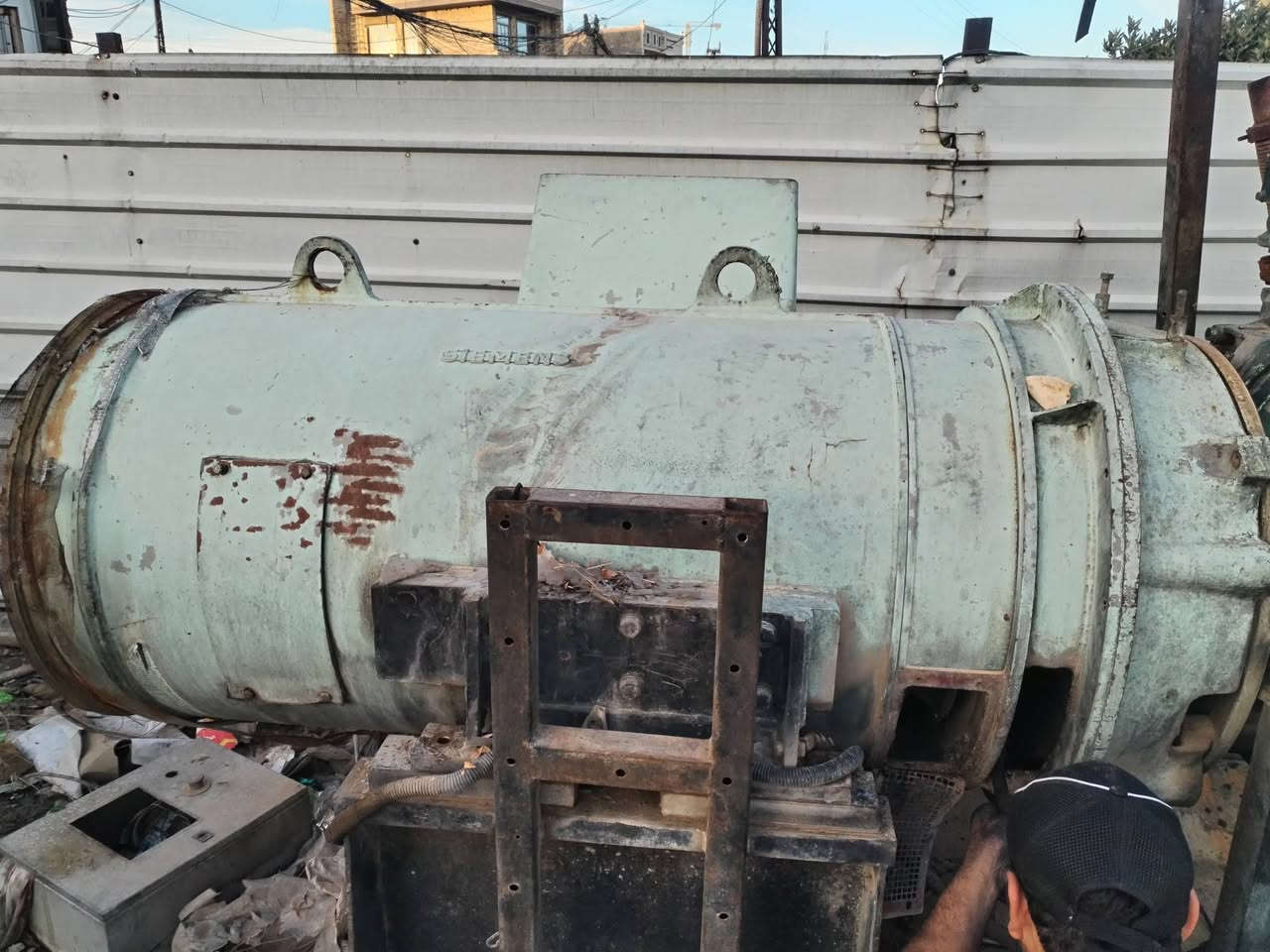 سلام عليكم راس توليد وانكليزي 650 البيع بلادي شقال *********** ***********
