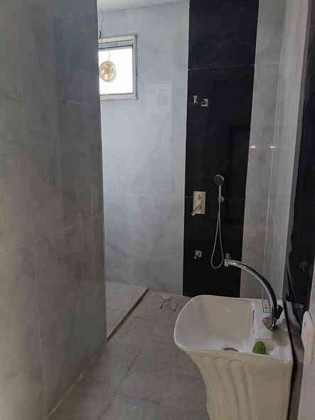 🔥 فرصة ذهبية لا تعوّض — بسعر مناسب جداً!
🏠 بيت ركن للبيع في حي البكر – من أرقى وأهدأ مناطق الأطباء
✨ بناء فول حديث 2025 – سند طابو الزهور – موقع استراتيجي على شارعين
💰 سعر مناسب وبحدود الجميع (تفاصيل السعر عند الاتصال)

---

🌟 مواصفات العقار:

📏 المساحة: 88 متر
📐 واجهة: 8 متر
📍 موقع مميز جداً وقريب من كل الخدمات

---

🏡 الطابق الأرضي:

استقبال راقي

غرفة نوم

مطبخ

صحيات

مناور

🏡 الطابق الثاني:

3 غرف نوم

صحيات

مناور

بلكون

بيتونة

---

⚙️ الأنظمة والتجهيزات:

نظام كاميرات

نظام غسالات

نظام دشّات

نظام دكتات

نظام سبالات

نظام غاز
✔️ جاهز للسكن بدون أي مصاريف إضافية

---

📞 للاستفسار والاتصال:

***********
***********

📍 مكتب البساتين العقاري
حي البكر – سايدين كنيسة تايتنك – مقابل مرطبات الصفّار موصل
