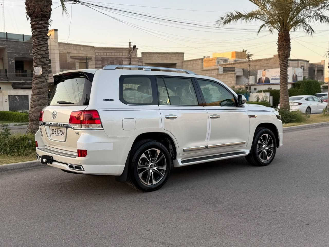 � للبيع لاندكروزر 2020 GXR 🚘
✅ ساز باب أول كراند تورنك 
✅ ماشية 48 الف كم 
✅ رقم بغداد دولي
✅ السيارة باسمي شخصيآ تحويل مباشر
✅ نظيفة وجاهزة للفحص 
📍العنوان بغداد السيديه
💰السعر / 515 ورقه 

📞 للاستفسار:***********
