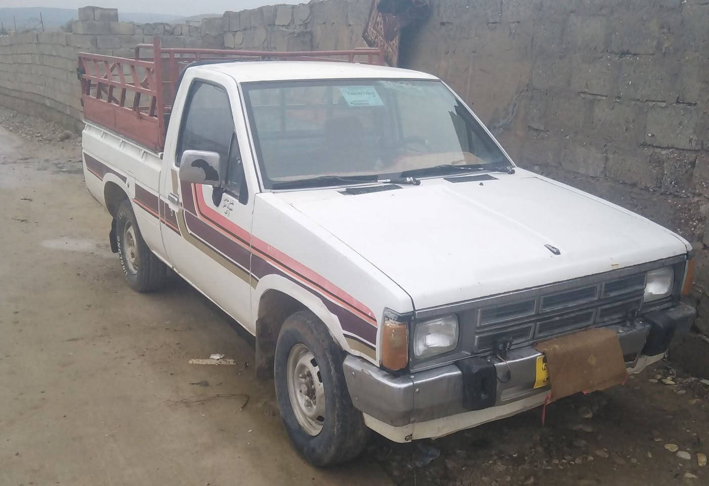 بيكم نيسان 89 رقم اصفر  كابون بانزين   كير مكينة اكسن شرط  السعر 30ورقة.
 رقم الهاتف ***********
***********
