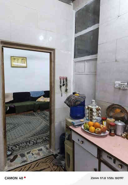 السلام عليكم
يوجد لدينا بيت للبيع.  المساحه 50متر 
طابقين ركن    واجها  6  وربع.  ونزال 8 
زراعي شاكر العاني. سند 25 قرار محكمه ومكاتبه 
خدمات كامله. مي  وكهرباء ومجاري ومقرنص 
موقع البيت  بين الحريه وحي العدل 
خلف اسواق نمبر وان    قرب اسواق فدك 
محتويات البيت 
1. استقبال.   2 حولي ومطبخ  3. صحيات 
4. غرفتين نوم   
السعر  68 مليون وبي مجال بسيط كلش 
للاستفسار اكثر الاتصال ع الرقم او مراسلتنا واتساب 
***********
