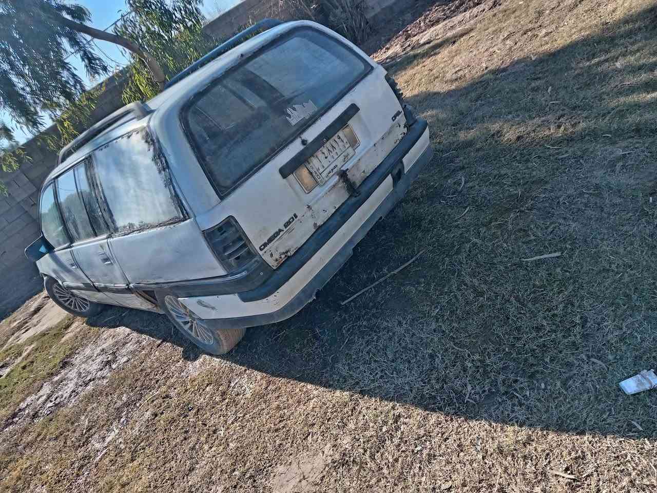 سلام عليكم ابل البيع او مروس سياره حلوه كعده شغاله مكينه بيهه صرف قليل كير جديد تيرات ٤جداد سوي وكاله رقم ألماني سياره كمله كهرباءيات شغاله كير كسل مكفول بس مكان ديالى شهربان رقم ***********
