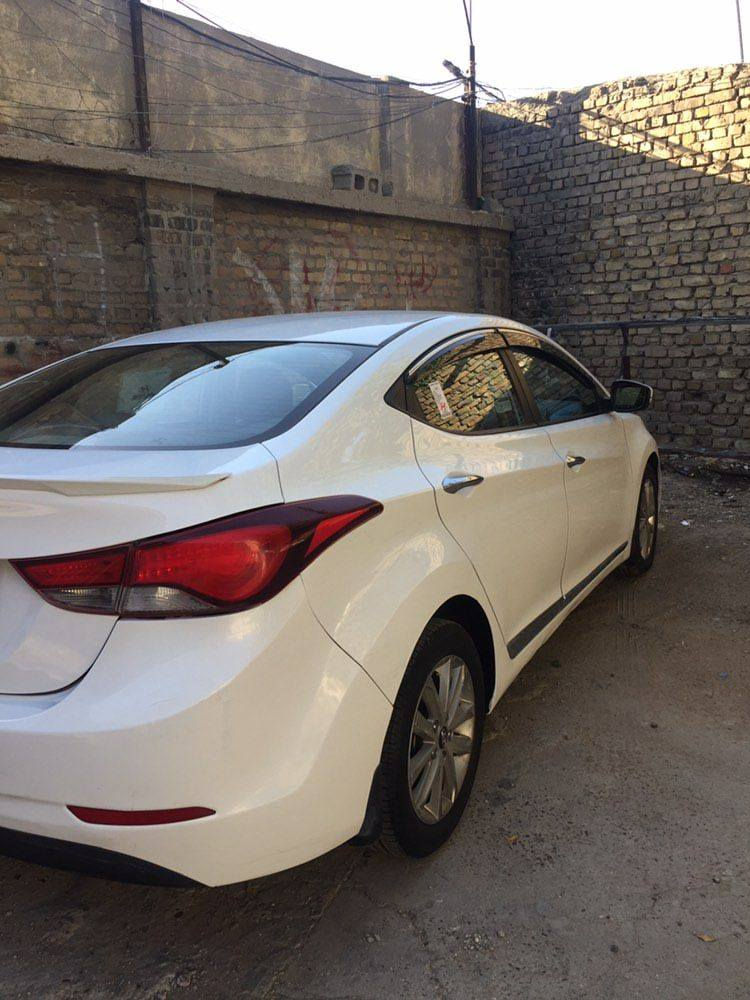 النترا موديل 2015 خليجي بيها صبغ جاملغ خلفي والباب جهة السايق والدعامية الامامية بدون حادث اثر شخوط مواصفات فتحة اشاير بلمري تحكمات قطعتين تبريد شاشة مري شفط مكينة 1800دوش جاهزة من كلشي رقم بغداد الجديد  السعر115 بيهة مجال بسيط الرقم *********** العنوان بغداد ساحة عدن غير متواجد عل الفيس الشراي يتصل
