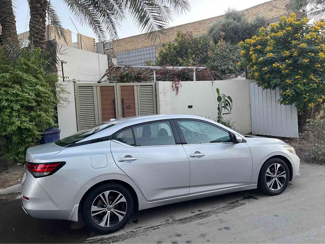 السلام عليكم
نيسان سنترا SV2021  Nissan Sentra
رقم بغداد سنويه جديده
 ماشيه 60 ميل 
الحادث دعاميه اماميه  وصور الحادث موجوده 
المواصفات sv معروفه
_ تشغيل عن بعد 
_ محرك دوش حجم 2000
_ بصمه تشغيل مع بصمه ابواب
_رادار امامي خلفي جانبي
_نظام توقف ذاتي Auto Brake
_ حساسات جانبيه Blind spot 
_تحديد مسار
_ستيرن D_ shape 
_ شاشة Car play / AndroideAuto
_ شاشة عرض تفاصيل السيارة
_ شاشة اعطال
_ كاميرا_ انطمه خرائط
بدون نقص جاهزه ادامه كامله  
باتري جديد ودسكات امامي وخلفي جاهزة 
بيه شخط بسيط بسبب ضعفاء النفوس
السعر 140 
مكاني بغداد حي البنوك 
للاستفسار اتصال او واتساب *********** بغداد, العراق
