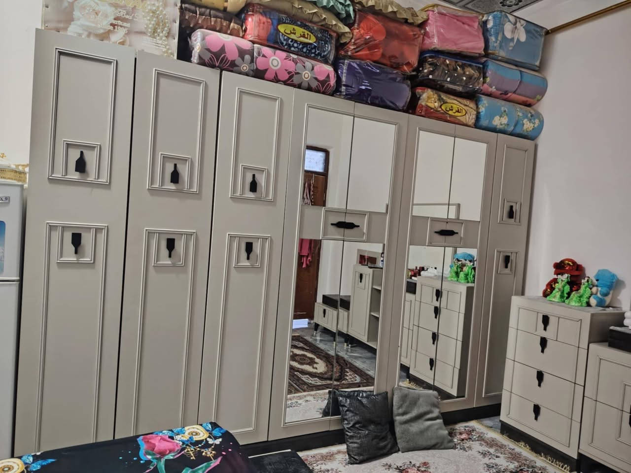 غرفه تركيه للبيع تجي 11 قطعه جديده كلش زلغ مابيه مكانه ناصريه الفضليه السعر مليون 
تواصل خاص


**إذا كنت صاحب هذا الإعلان وتريد حذفه لأي سبب، رجاءا أرسل رسالة إلى الدعم الفني**