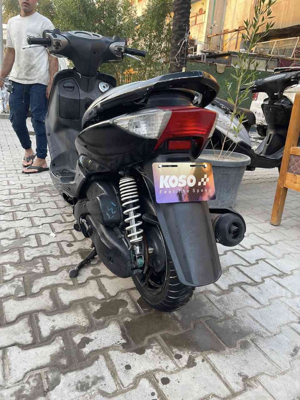 السلام عليكم سكنس كوري نثيه 140 الدراجه رمبه صار شهرين من اخذتها الدراجه نضيفه المحرك مكفول اي نقص مابيها دهن كله موتل اصلي الجاملغ موجود اني فتحته السعر 900 بيها مجال قليل 
رقم ***********
