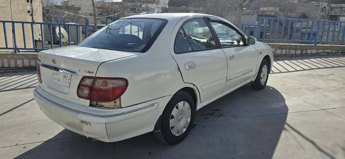 نیسان سەنی مودیل 2003  تەنها سەقفی بەشەرتی بویاغ. ڕەقەم جنوبی ئەسل . سعری ٤٥ وەڕەقە و کەمێک مەجال .ژمارە مۆبایل . *********** شومان, أربيل
