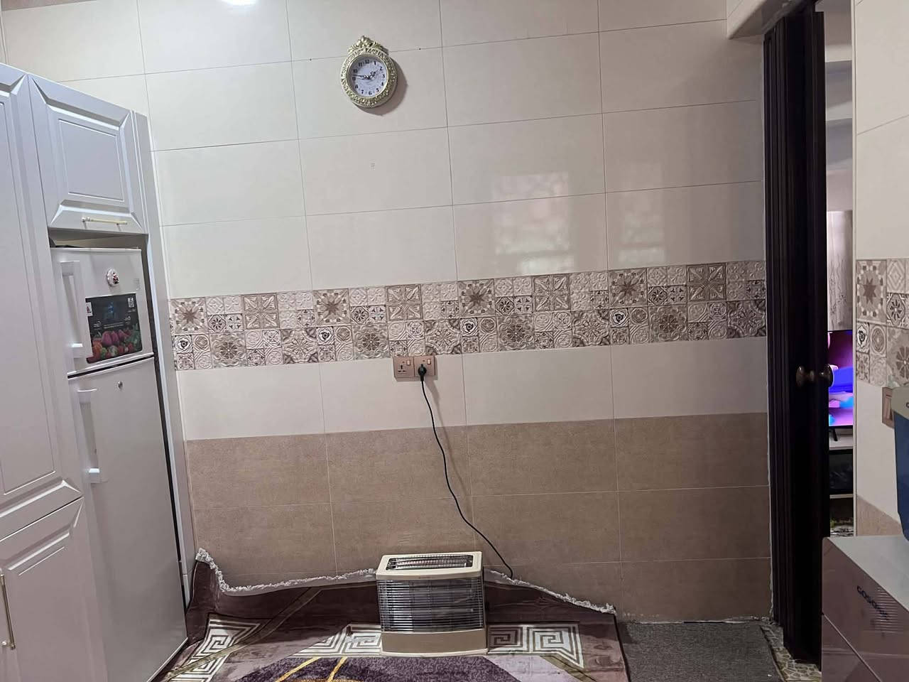 دار للبيع في حي الزهراء المدخل الاول 100 متر مربع طابق واحد وبيتونة بناء حديث  التواصل عالخاص او بالرقم*********** السعر115 قابل للتفاوض
