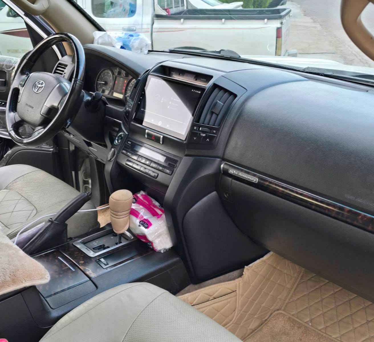 تۆیۆتا لاندکرۆزر  2011 
مواسەفات GX.R V6
 وەنەوشە
ستینی
قەپات مواسەفات 
سیستەمی غازی ئیتالیم دەرەجە یەکم بۆ بەستاوە 
بی سبوخە  

سعر لە کۆمێنت داوابکە ڕاستەخۆ بۆت دیت 📩 

سەیارەیەکی زۆر خاوێنە 
گێر و مەکینە تەبرید هەمووی بەشەرت
رەقەم و سەنەوی و هەزەیی نوێیە .
رقم هەولێر 
شوین هەولیر 

ژمارەی خاوەنی 
***********
